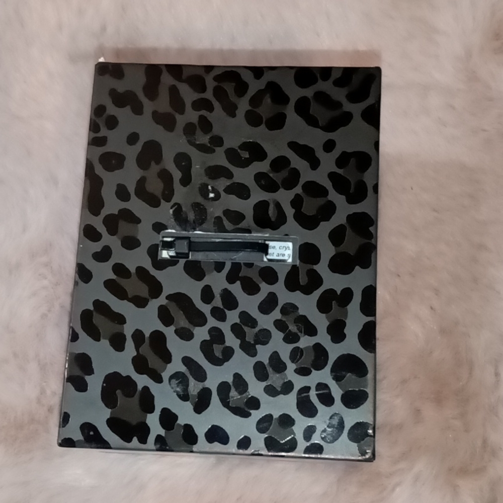 Betsey Johnson watch - Picture 5 of 6